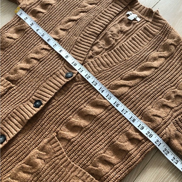 American Eagle Outfitters Cable Knit Oversized Cadigan in Camel Size XS - Picture 10 of 11